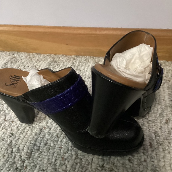 Sofft Leather Clogs - Picture 4 of 7